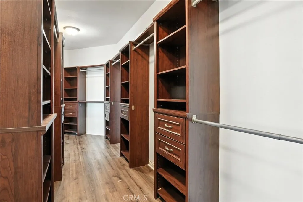 18338 Lakepointe Drive, Riverside, California 92503 home-pic-37